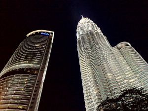 Petronas_Tower_2_and_Maxis_Tower